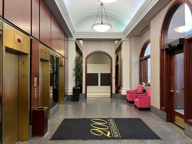 Building Photo - 200 N Dearborn St