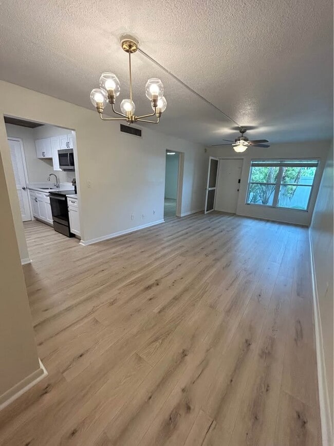 Building Photo - 1799 N Highland Ave