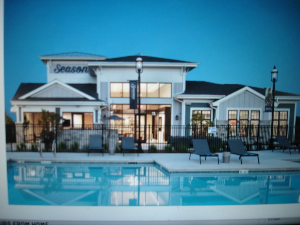 Foto principal - 1300 Seasons Blvd