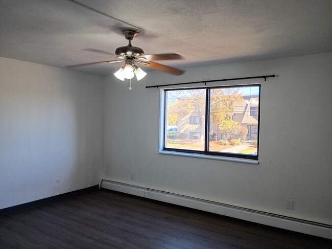 Building Photo - 10 Tiffany Rd