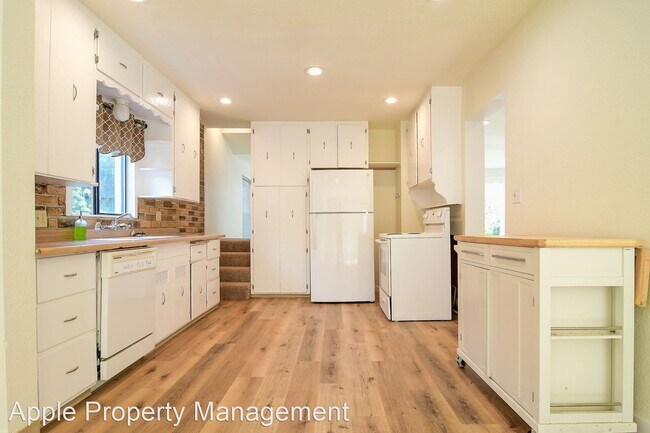 Building Photo - 4 br, 2 bath House - 3623 34th Ave West