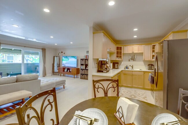 Foto del edificio - 524 Telegraph Canyon Rd