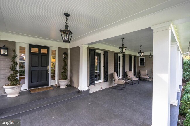 Foto del edificio - 1900 Virginia Ave