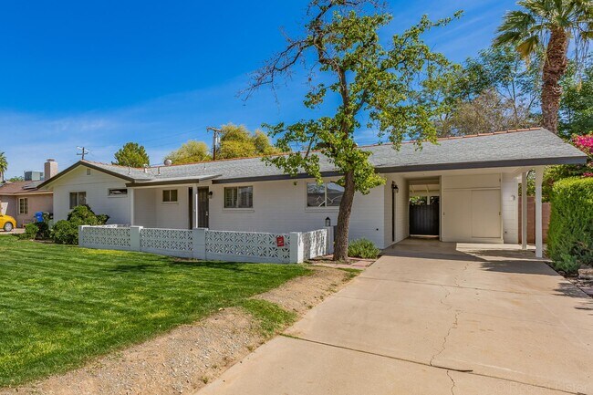 Foto del edificio - 6631 N 12th Pl