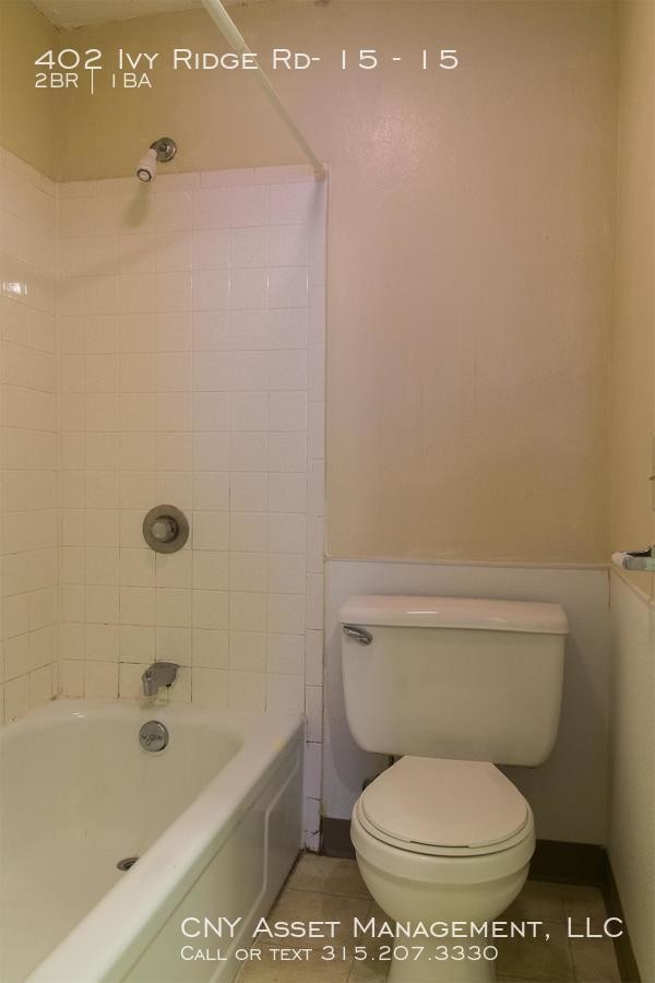 Building Photo - 402 Ivy Ridge Rd