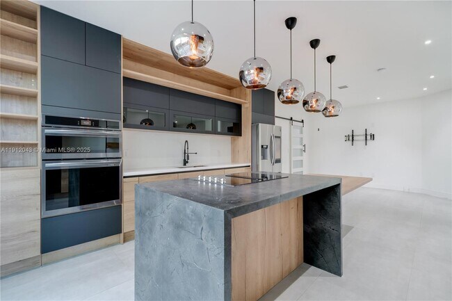 Building Photo - 11583 NW 69th Terrace