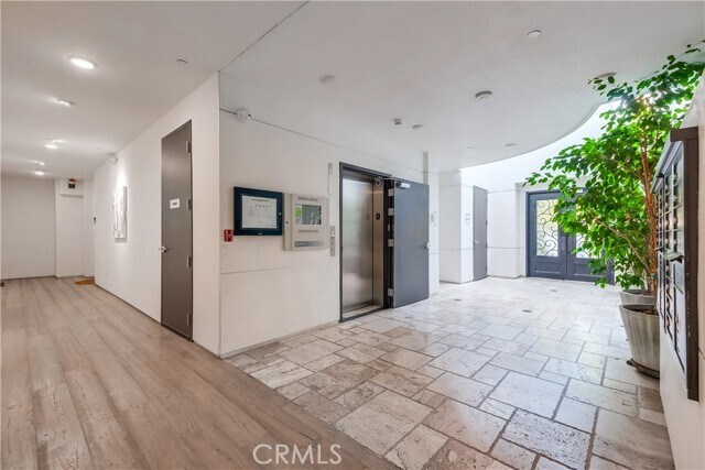 Foto del edificio - 5253 Vantage Ave