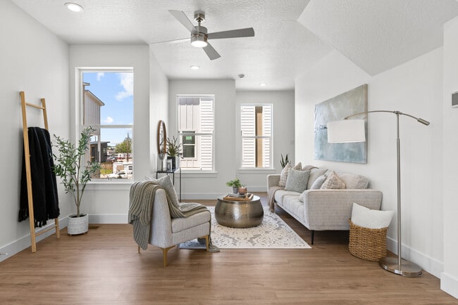 Foto del edificio - 495 E Violets Cv Ln