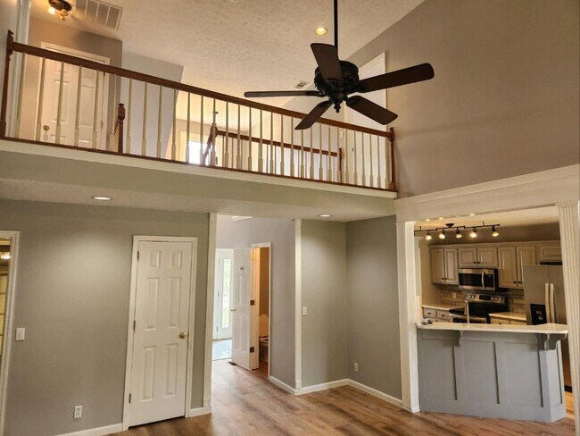 Building Photo - 3645 Burwick Pl