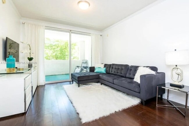 Foto del edificio - 17145 N Bay Rd