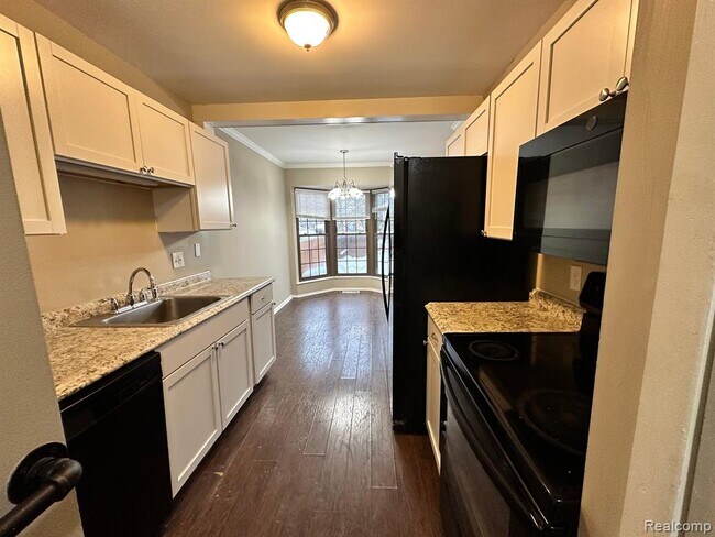 Building Photo - 39975 Crosswinds Rd