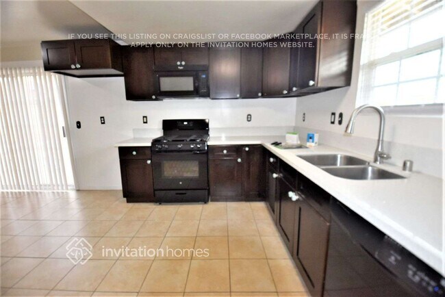 Foto del edificio - 835 E Claude St