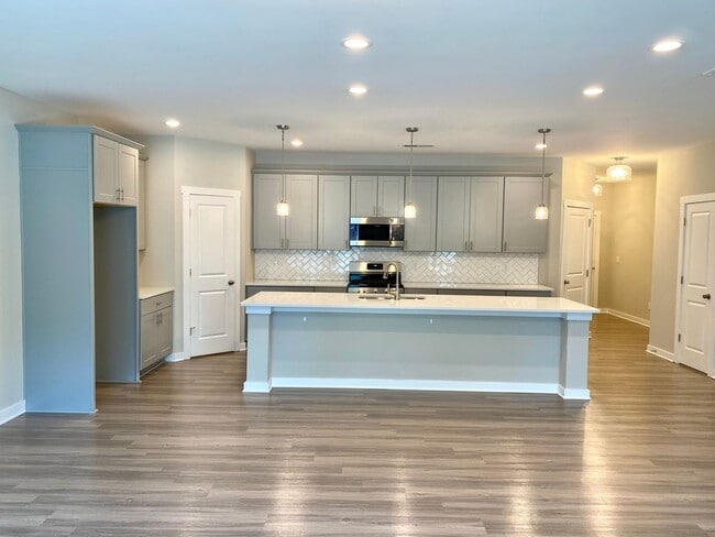 Building Photo - 115 Cranford Dr