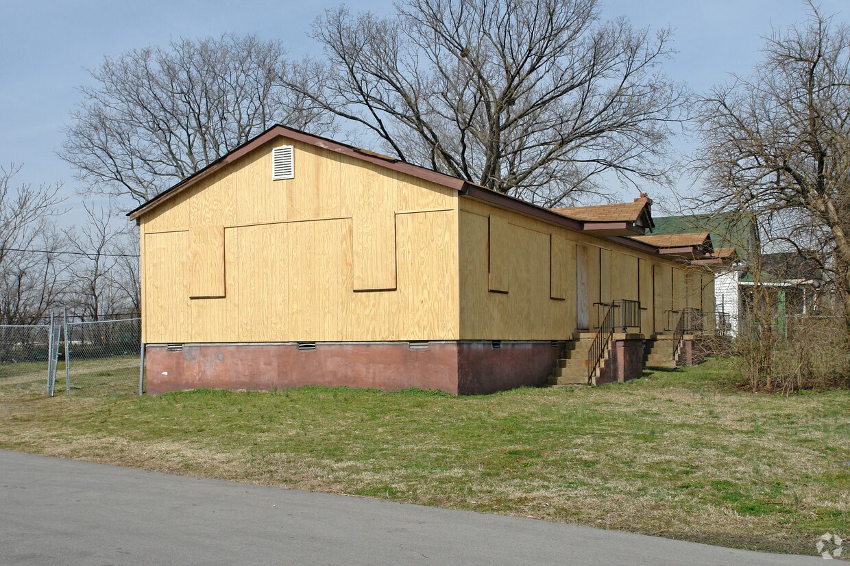Primary Photo - 1201 11th Ave N