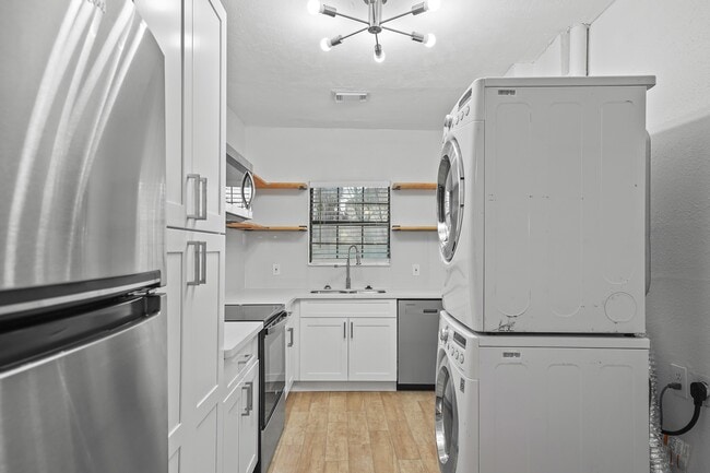 Building Photo - 701 28th St