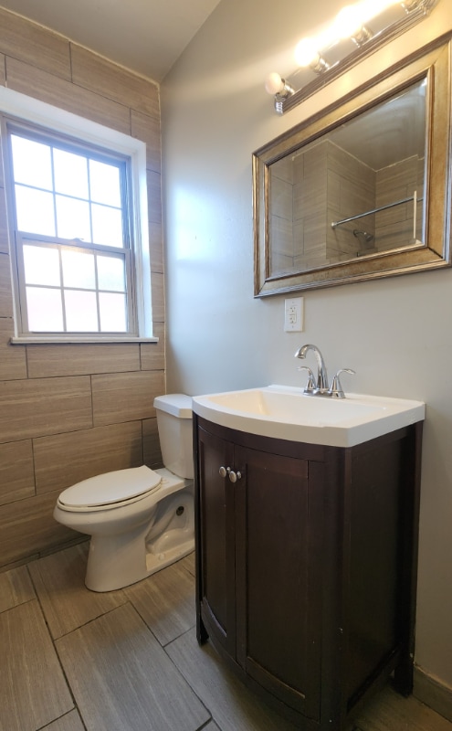 Foto del edificio - 1029 Central Ave