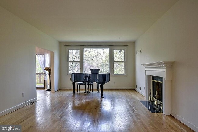 Building Photo - 7033 31st St NW