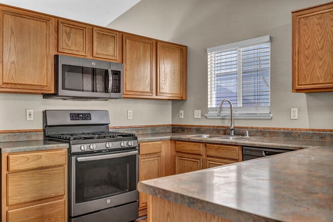 Foto del edificio - 17765 Oakview Ct