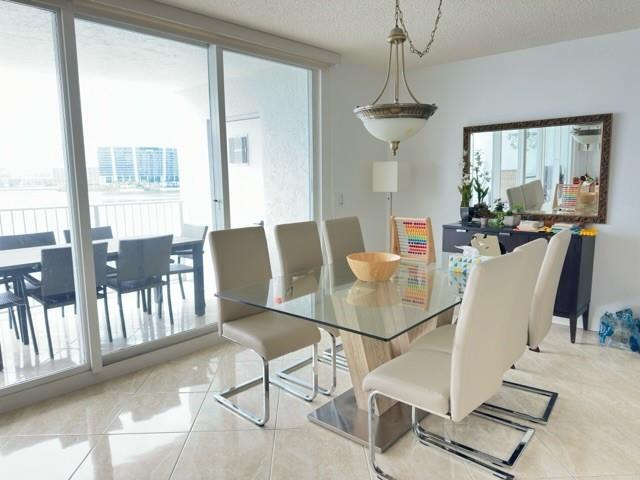 Foto del edificio - 17800 N Bay Rd