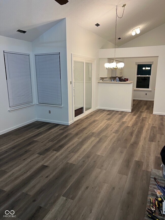 Foto del edificio - 9680 River Oak Ln E
