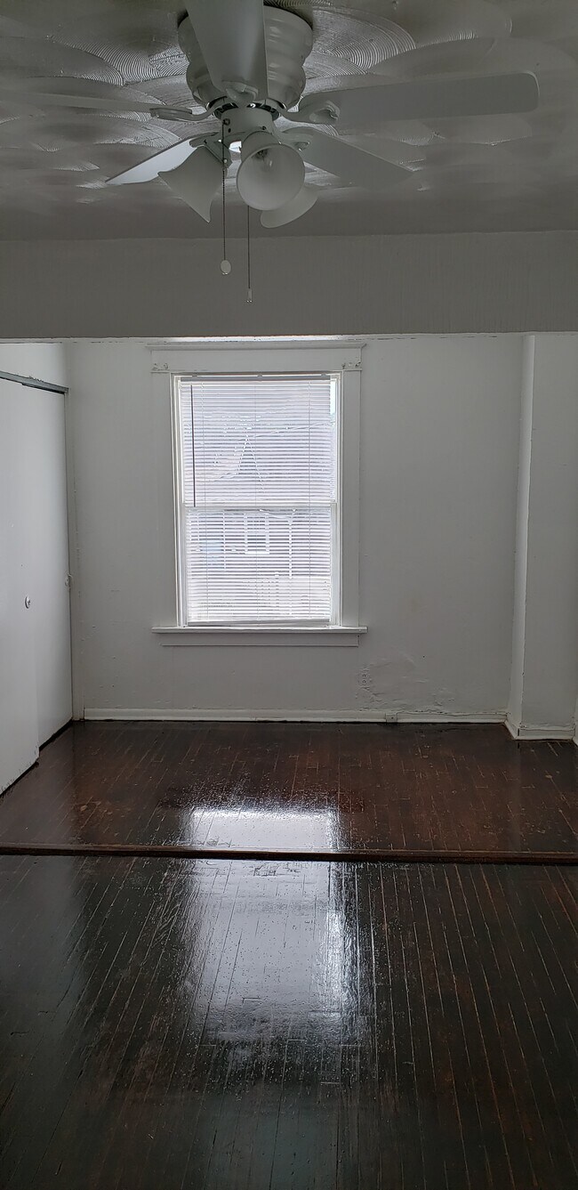 Building Photo - 7019 Hunter Ave