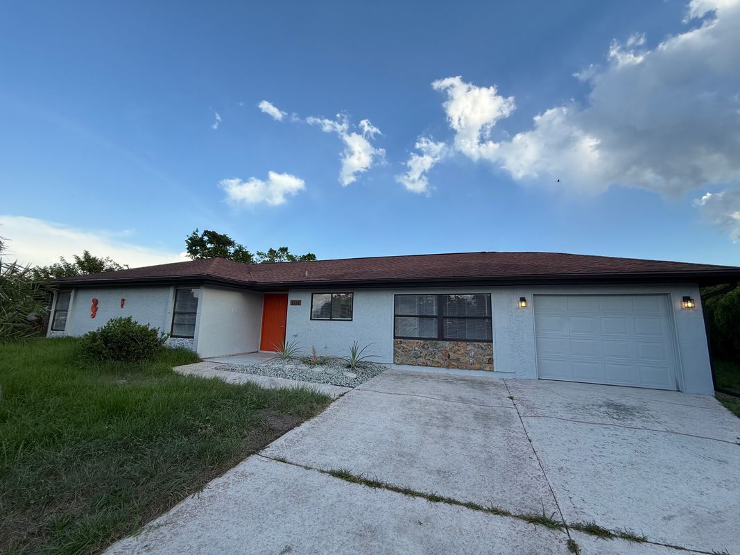 Foto principal - 1321 Frizzell Ln NW