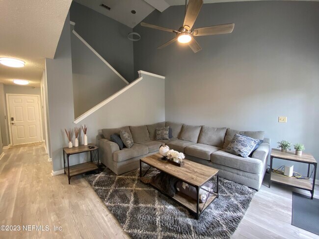 Foto del edificio - 11840 Ashbrook Cir N