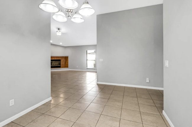 Building Photo - 11204 Shadybrook Dr