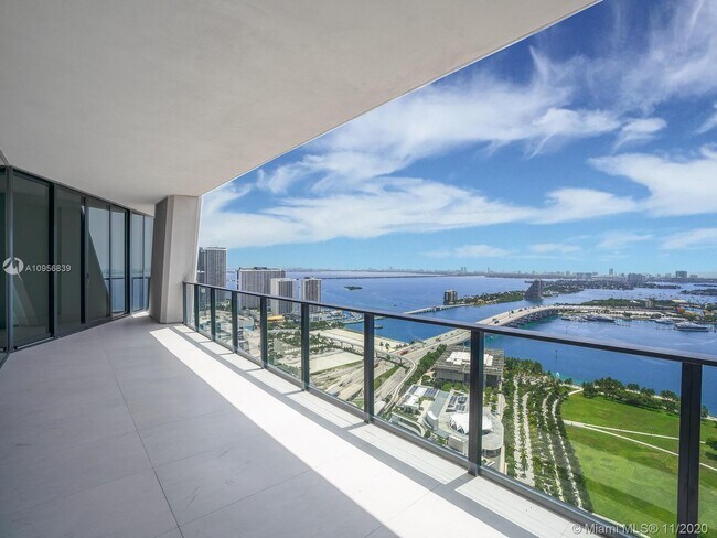 Foto del edificio - 1000 Biscayne Blvd