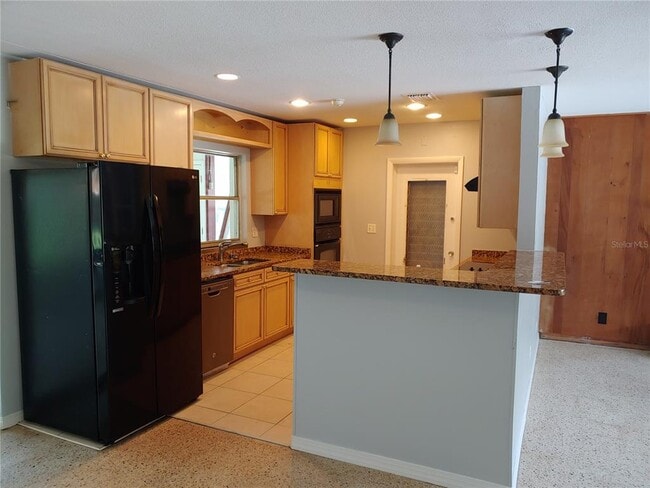 Building Photo - 2446 Fairway Ave S