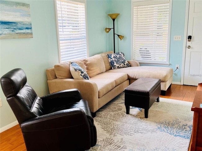 Building Photo - 1755 Siesta Dr