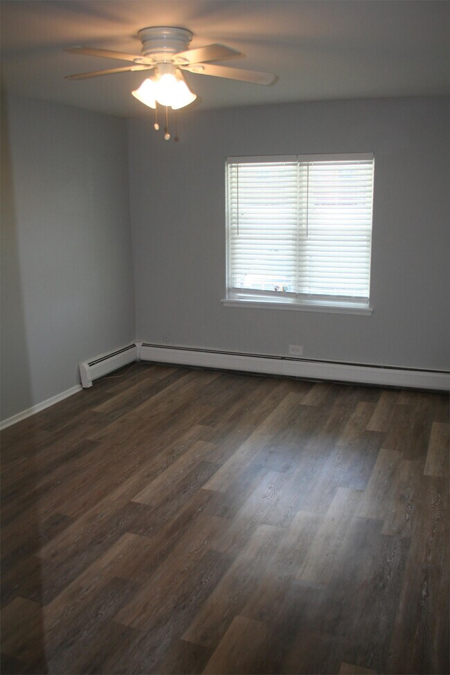 Building Photo - 312 N Warwick Ave