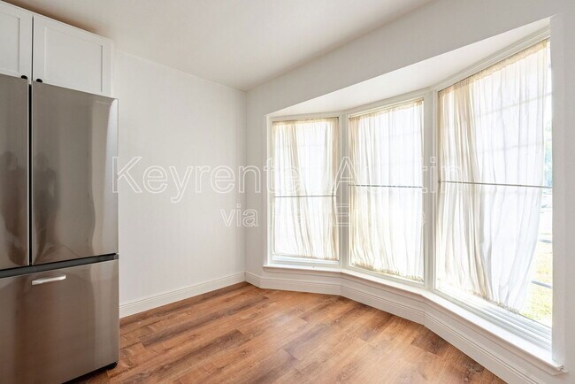 Building Photo - 902 Speer Ln