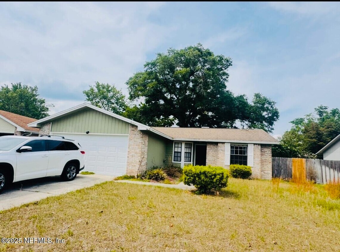 Foto principal - 8153 Settlers Landing Trail N