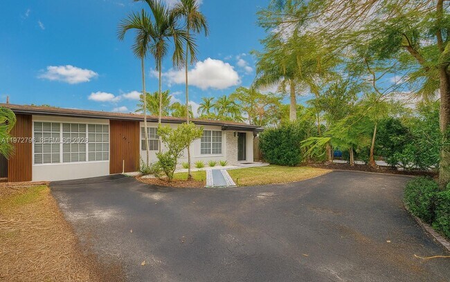 Foto del edificio - 1399 NE 38th St