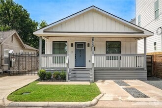 Building Photo - 813 E 32nd 1/2 St