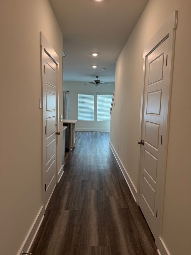 Foto del edificio - 3BR/2.5 BA Condo - City Station Townes, Greer