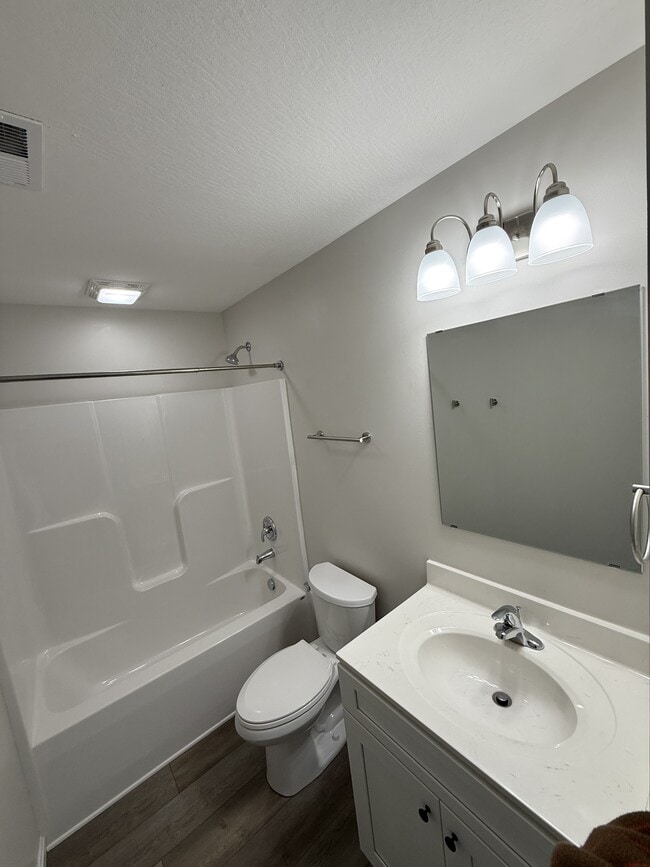 Building Photo - 36 Despain Ct
