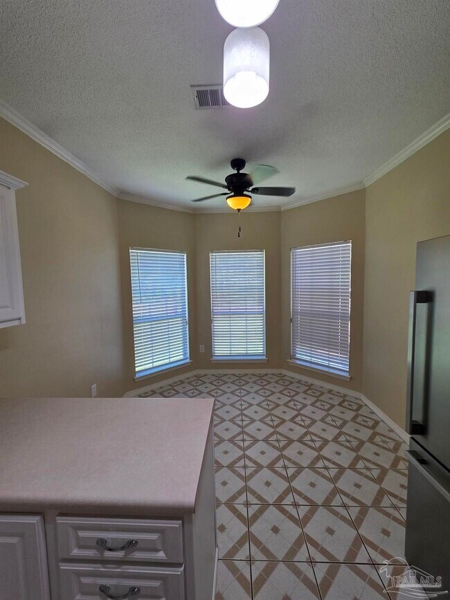 Foto del edificio - 5910 Drexel Rd