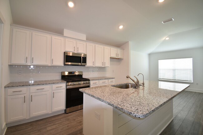Foto del edificio - "Charming 3 Bed, 2 Bath Home in Panama City, FL - Spacious and Inviting!"