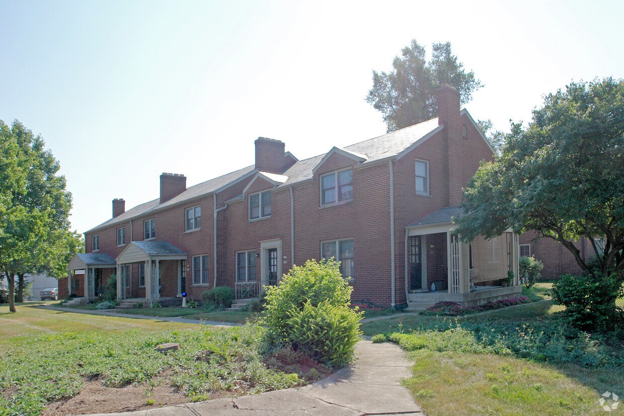 Foto del edificio - 1692-1702 Northwest Blvd