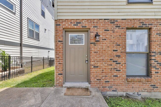 Foto del edificio - 3319A Felicia St