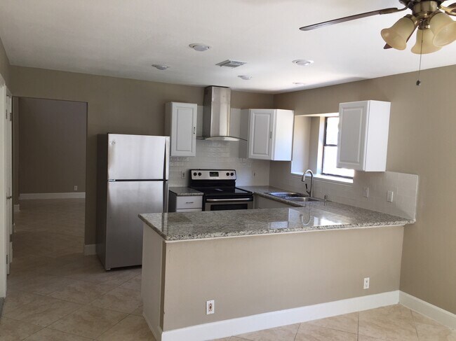 Building Photo - 13034 N Run