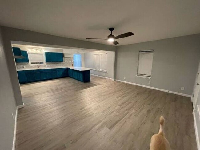 Building Photo - 2 Bedroom Single Family Home in Corpus Chr...