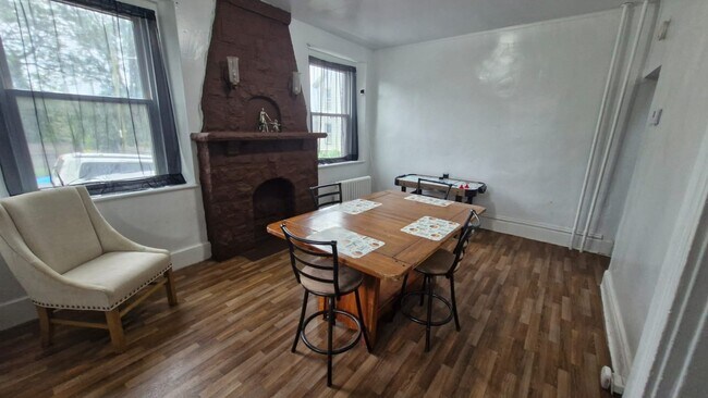 Foto del edificio - 308 Bessemer Ave