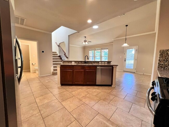 Building Photo - 1717 Woodvista Pl