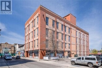 Building Photo - 11 Rebecca St