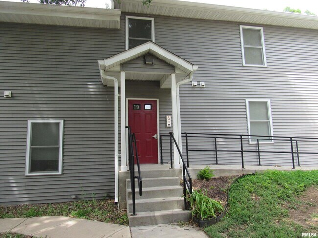 Building Photo - 1219 N Perry St