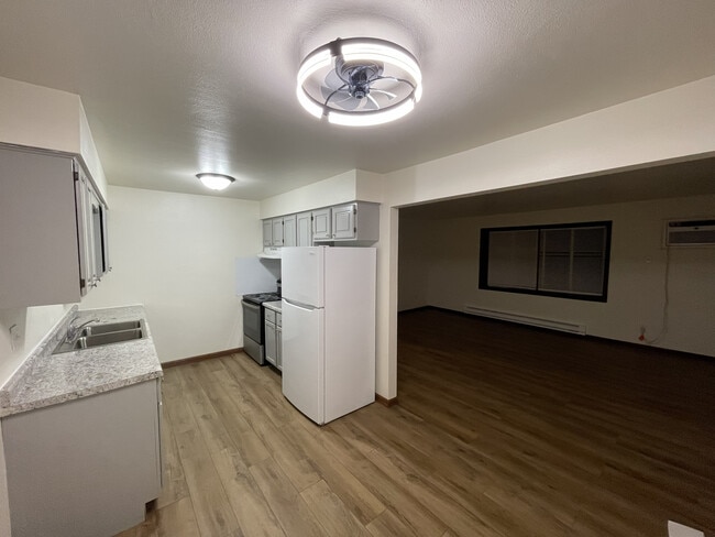 Foto del edificio - 2241 Luann Ln