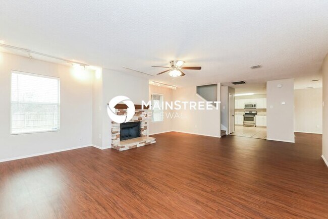 Foto del edificio - 4 Bedroom Pet-Friendly Home in Rockwall, TX with Main Street Renewal